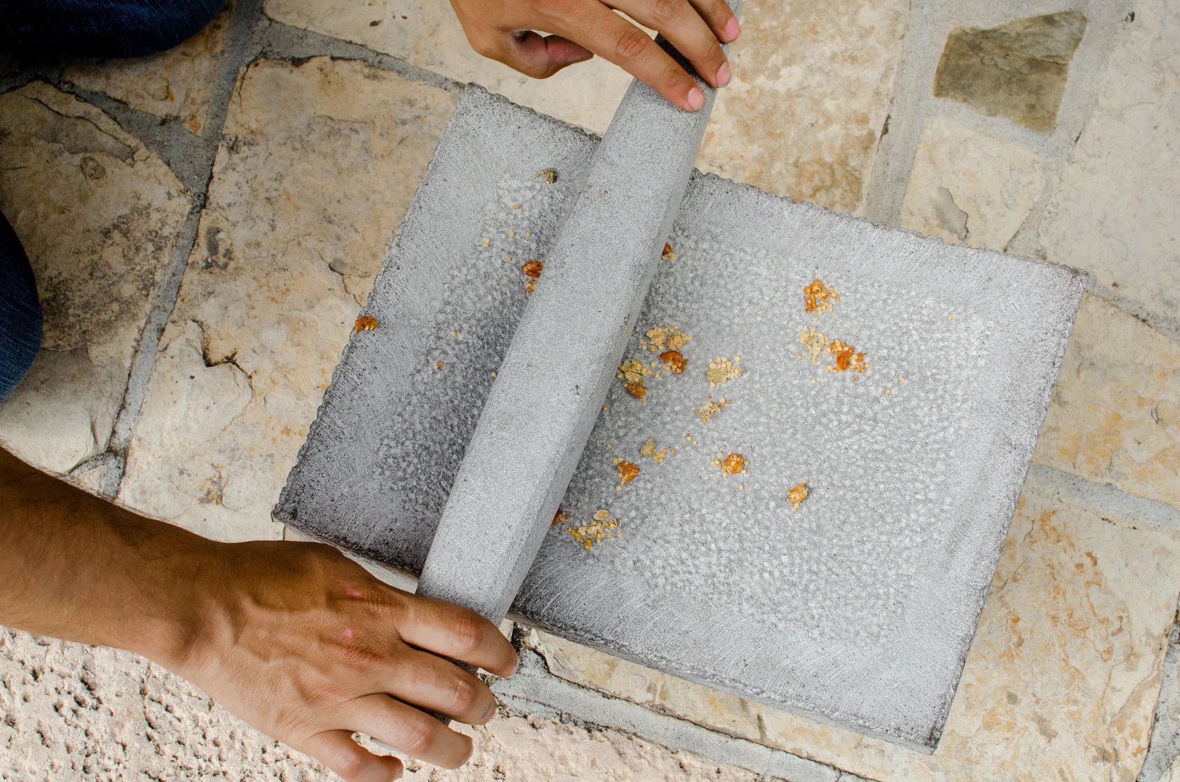 How to Clean and Cure Your Metate - CEMCUI