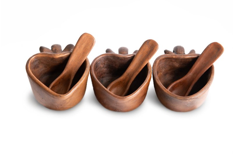 Beautiful Handmade Salsero made of Barro Negro with Brown Clay in form of Heart - CEMCUI